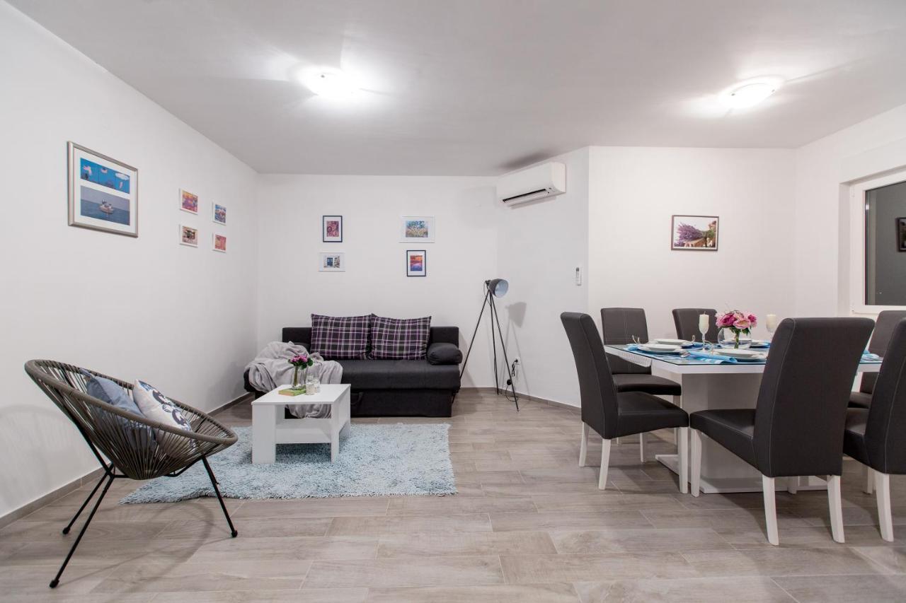 Maiv Residence - Family & Designer Suites Rogoznica  Habitación foto